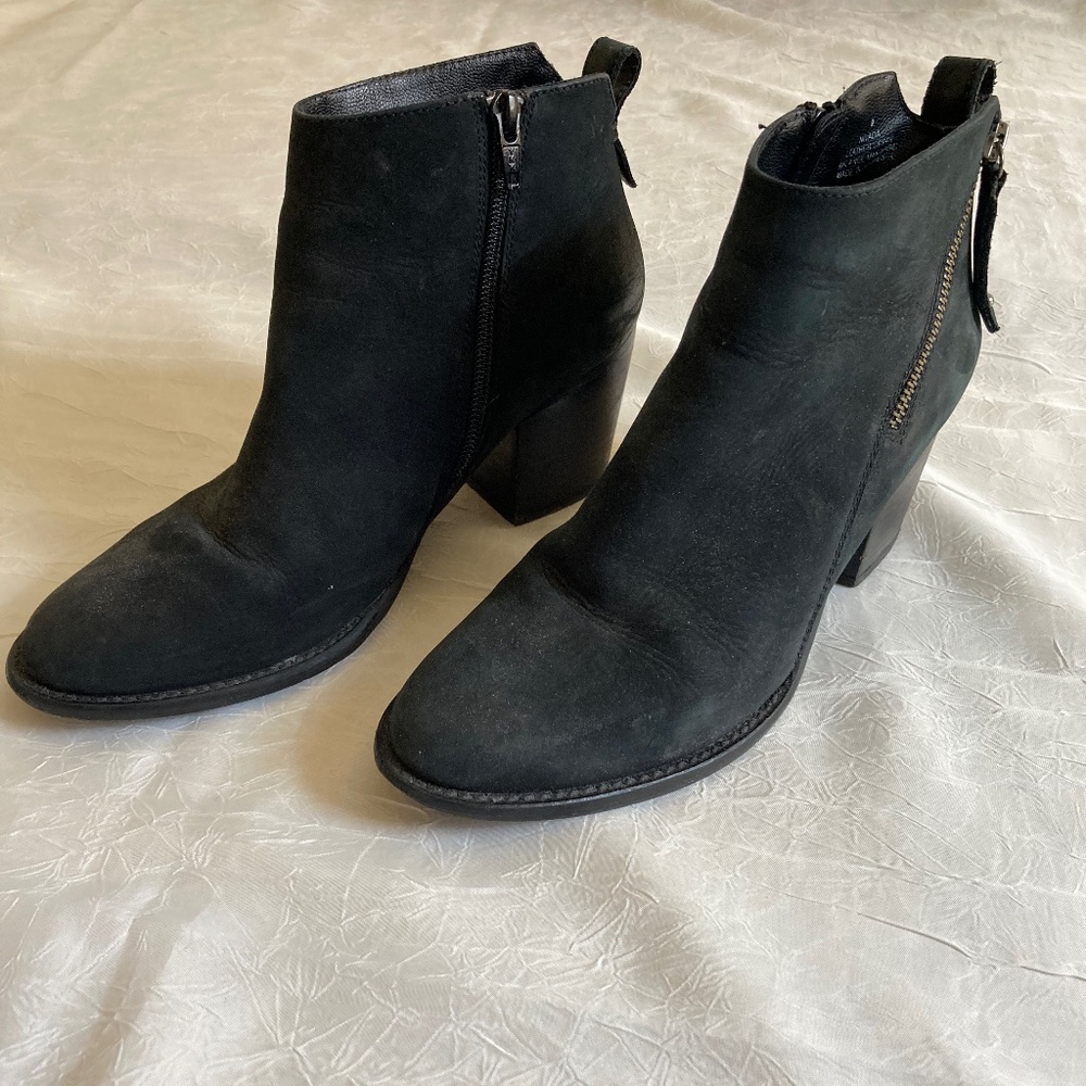 Blondo Nivada booties